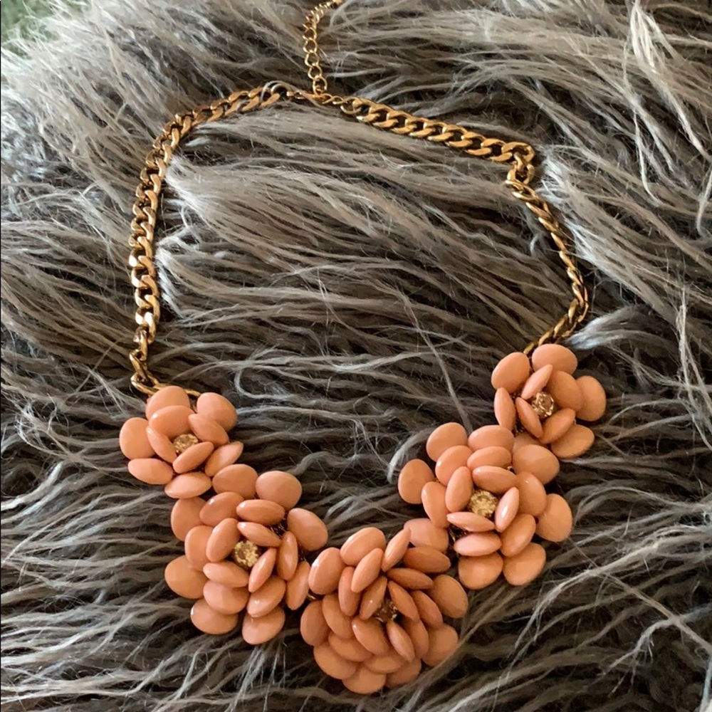 Forever 21 pink flower and gold necklace